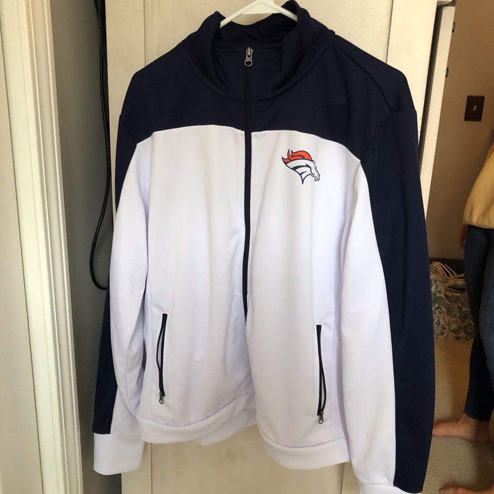 NWOT NFL Broncos ZIP up